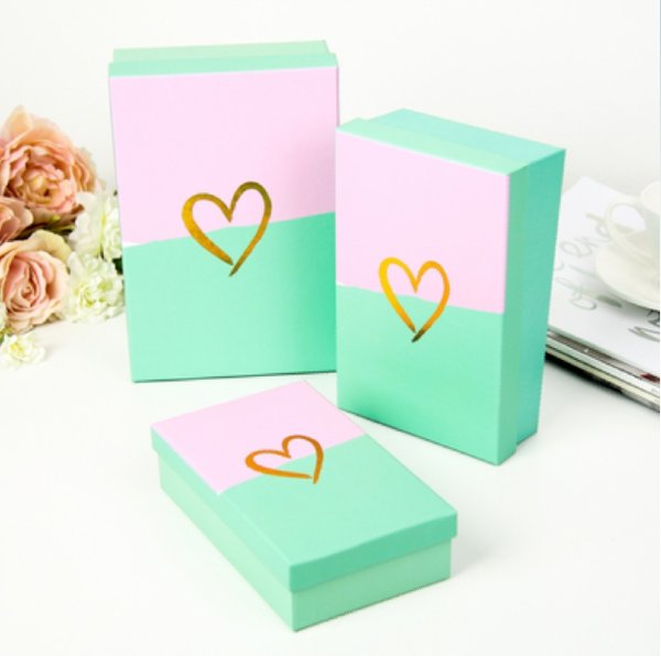 Купить Подарочная коробка мятно-розовая с сердцем в спб по комфортной цене!